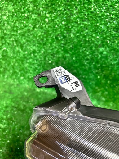REFLEKTOR left TOYOTA YARIS IV FULL LED