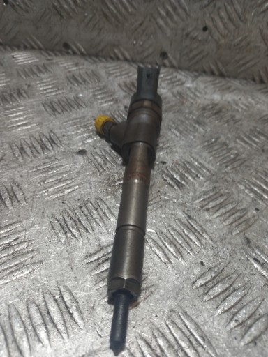 nozzle injector TOYOTA AURIS 2367033040