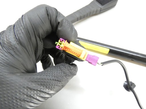 ZAPINKA adjuster supports left front OPEL VECTRA C SIGNUM LIFT 05-08 13127943F