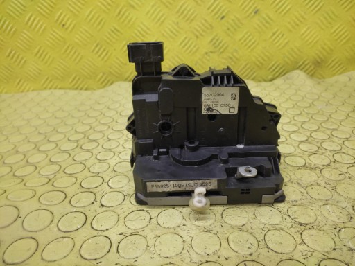 FIAT GRANDE PUNTO lock door right front 55702904
