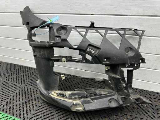 bumper bracket of the front front BMW 3 G20 G21 8069348