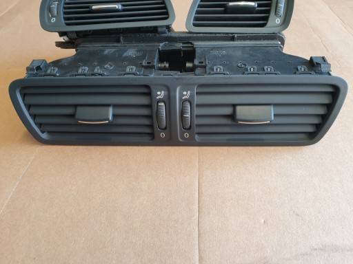 KRATKI WENTYLACYJNE Lüftungsgitter 3 SZT VW PASSAT B6 2005- 3C1819728E