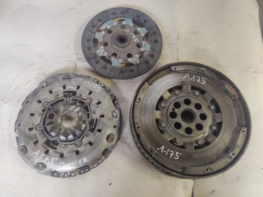 RENAULT NISSAN QASHQAI 1.6DCI wheel flywheel 415056410 disc pressure plate A175