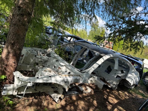 IDEALNA quarter front front left BMW G11 1