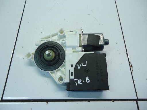 Audi a3 8p моторчик склопідйомника лівий передній 8p0959801p