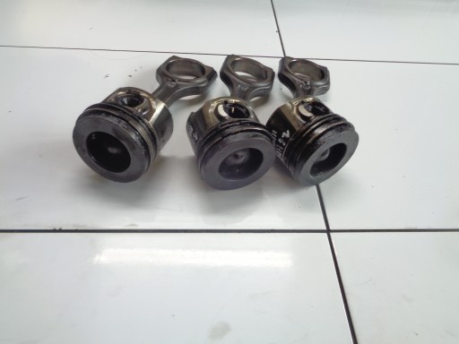 PEUGEOT 5008 1.6HDI 9H05 piston with connecting rod