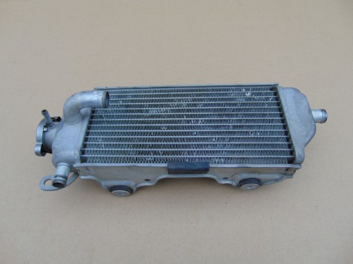 YAMAHA WR 450F РАДІАТОР ПРАВА ПРОБКА