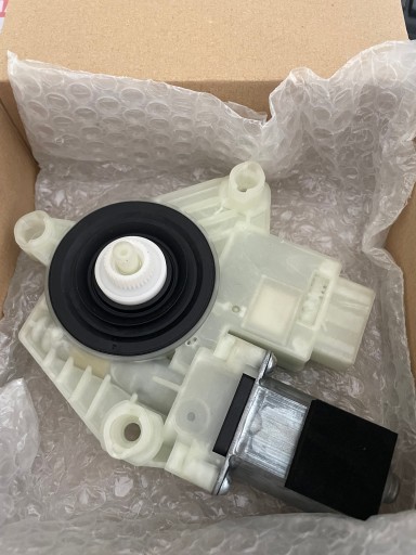 Электродвигатель заднего левого стекла 5q4959812h