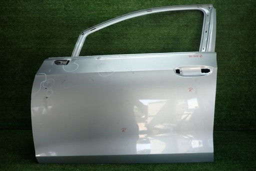 VW GOLF VIII 8 dveře levé přední předek