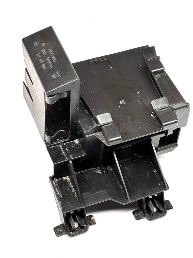 AUDI A3 S3 8V holder control unit retainer MODULOW boot 8V0907471