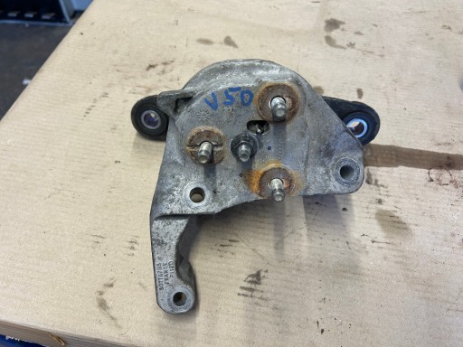 VOLVO V50 2,0 D engine mount 30778783