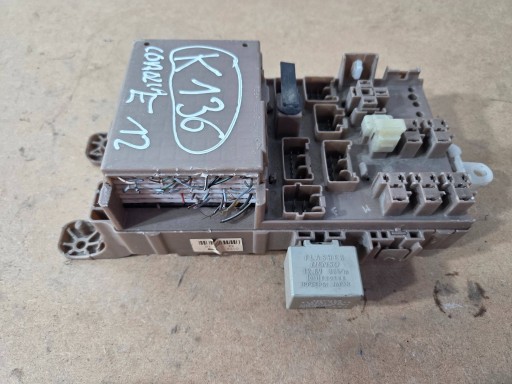 Toyota Corolla E12 E13 Kasten der Sicherungen 8264102050 (K136)