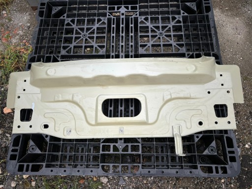 5C5813301 - ЗАДНИЙ РЕМЕНЬ VW BEETLE 5C