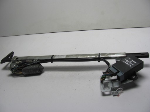 Mercedes W124 C124 Coupe CE Правый дозатор ремня