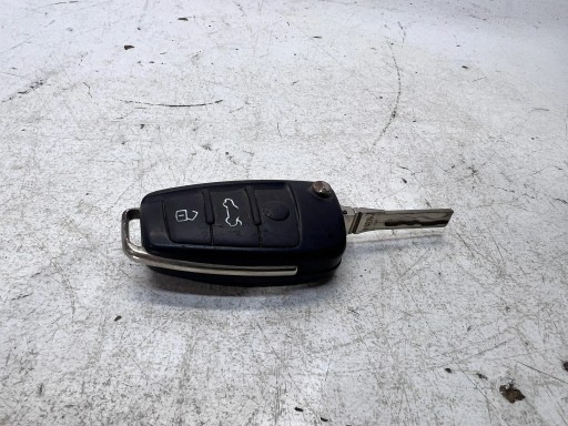 key PILOT SCYZORYK AUDI A1 8X Q3 8U 8X0837220D 2/26