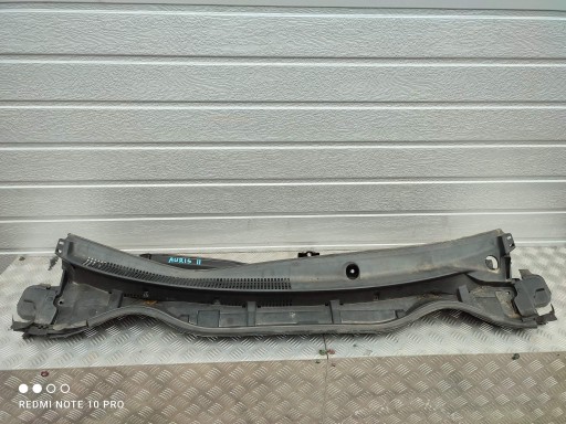 TOYOTA AURIS II ОБЛИЦОВАН МЕТАЛЛОМ