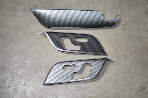 IDEALNY KPL. moulding DECOR CARBON LED MERCEDES H247 GLA 1