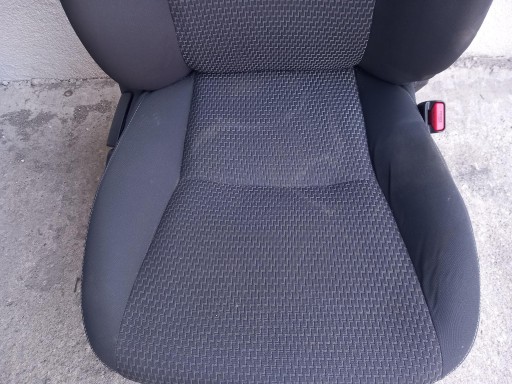 seat front front right of the passenger TOYOTA VERSO LIFT black OEM