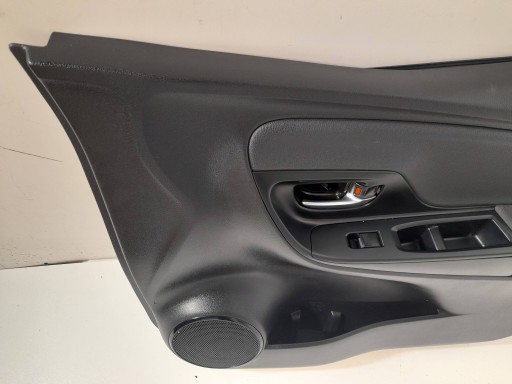 Toyota Yaris III side door front right 67763-0D130 (ET107)