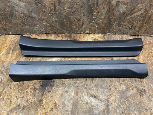 cover mouldings of the threshold door PRAWYCH of the passenger FIAT 124 SPIDER