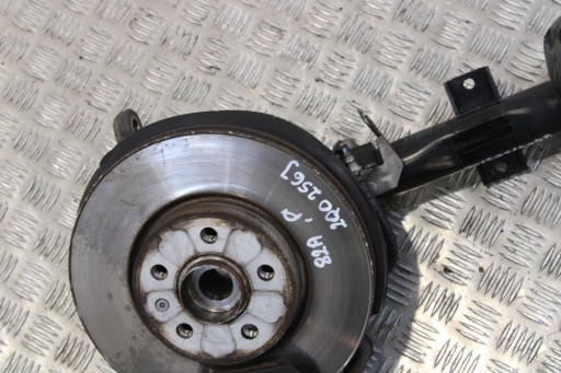 otoč McPherson tlumič pravý předek 2Q0256J AUDI A1 II 82A