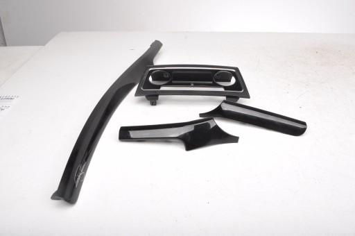 SKODA SUPERB II МОЛДИНГИ В СБОРЕ 3T2858418A