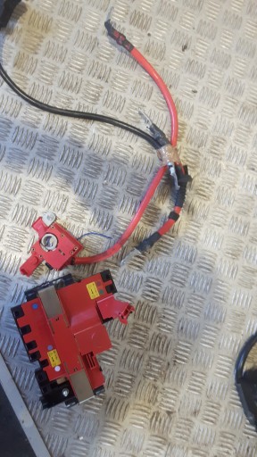 Плюсова клема запобіжника bmw x3 x4 f26