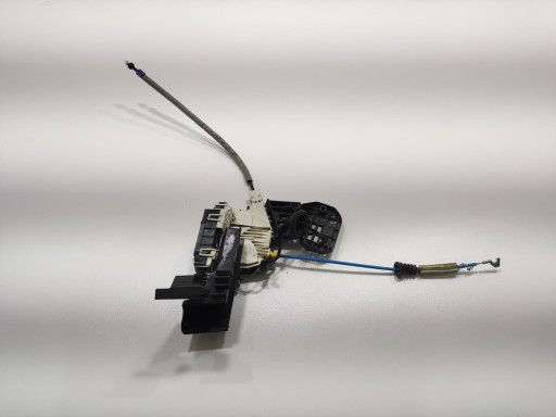 lock door left front 4 PIN MERCEDES B-KLASA W246 2011-2014 A1667200135