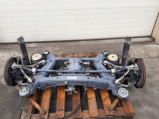 Mercedes e w212 6.3 63 amg підйом коляска санки голий зад