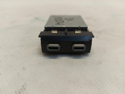 LEXUS RX500H V 5 2023- adapter USB 85532-48020