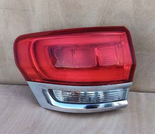 Фонарь задний левый jeep grand cherokee wk2 lift p68110001ad