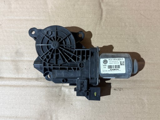 Моторчик склопідйомника лівий передній 6q2959802f vw t5