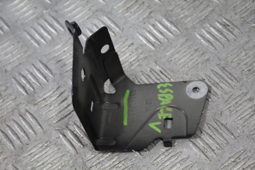 holder of a fender right ESPACE V 5 INITIALE 631407491R