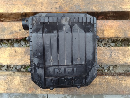 AUDI VOLKSWAGEN cover of a filter, air 04C129620C TFSI