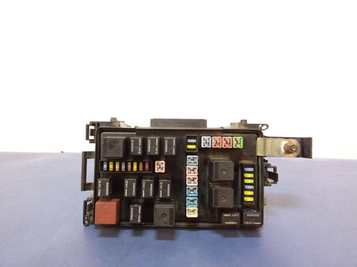 Блок предохранителей dodge charger 05-10 bsi