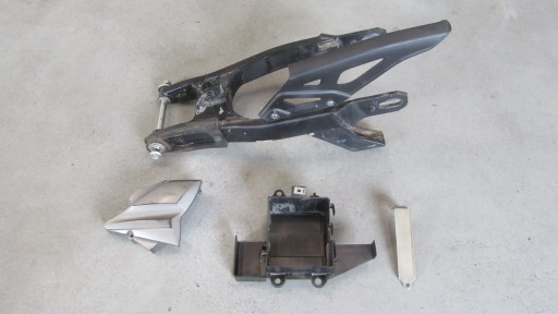 39392222334221 - Маятник, крышка звездочки аккумуляторной батареи Suzuki DR 125 09 года впрыска