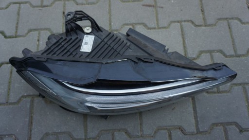 VOLVO XC60 II - light front right MID LED