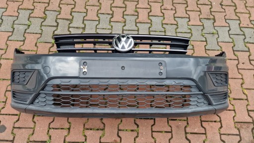 Решітка радіатора переднього бампера в зборі vw tiguan 5na 326