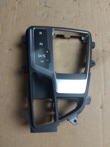 8W1713111C - Рамка панель ручки переключения передач хром AUDI A4 B9