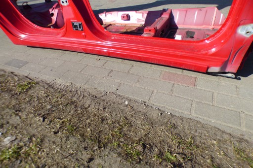 Prah pravý Stlpik AB diel predok lakier ZNB SUZUKI SWIFT VI MK8