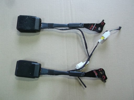 PEUGEOT 308 II T9 передняя пряжка ремня безопасности