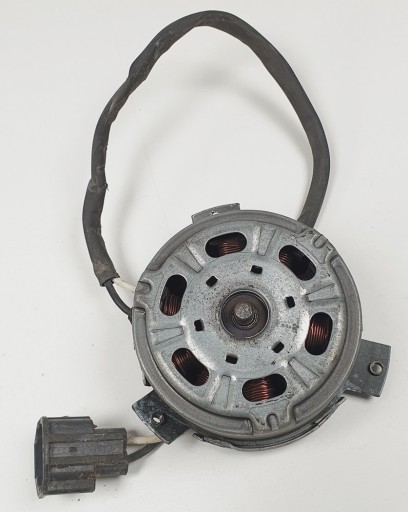 3137230162 - Двигатель вентилятора радиатора MERCEDES W176 CGI