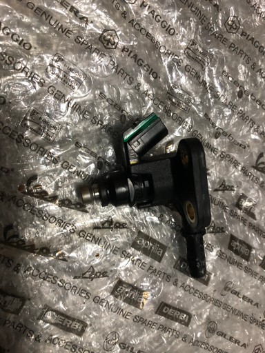 12123124125 - Vespa GTS 125 Iget Piaggio впорскування палива