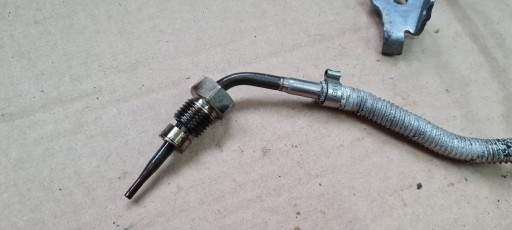 AUDI A4 Capteur température gaz échappement 04L919529E
