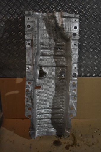 IDEALNA Blende Abdeckung TERMICZNA TUNELU MERCEDES W223 1