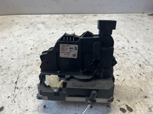 OPEL CORSA E lock door left front 13431841 NH EUROPA