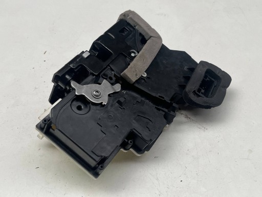 AUDI A6 A7 Q8 lock door left rear part 4K0839015Q @M