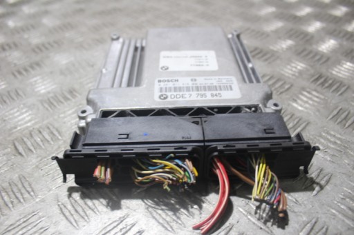 Комп'ютер двигуна bmw 1 e81 2.0d 7795845