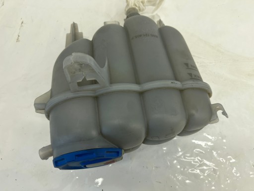 AUDI A4 B9 A5 2.0 TFSI Ausdehnungsbehälter 8W0121405F