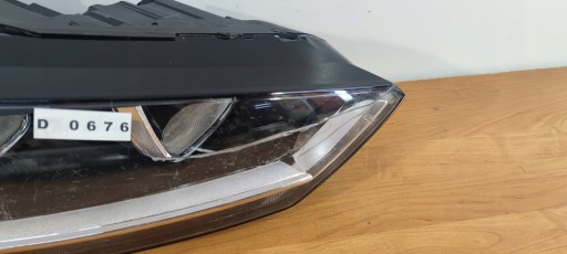 right light front REFLEKTOR VW GOLF SPORTSVAN 517